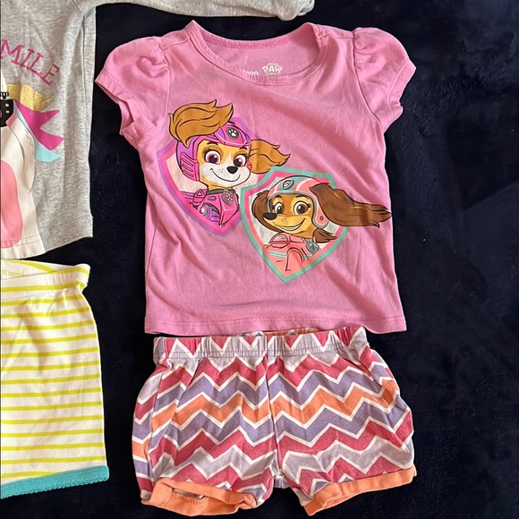 Pink and Gray Kids Pajama Set Lot 512 - Picture 2 of 3